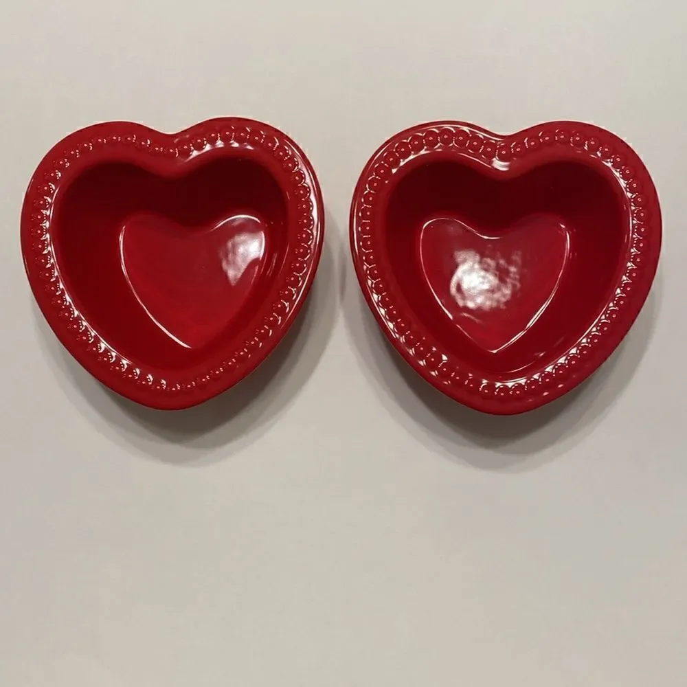 NWT Chantal Set of 2 Red Heart Valentine Baking Dishes